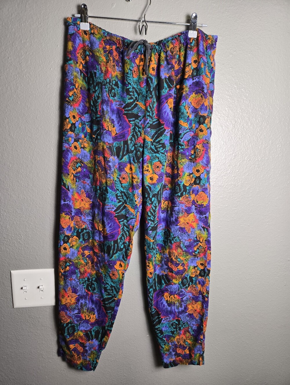 RARE Vintage Express Floral 100% Rayon Pants Size Large